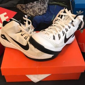 Nike hyperdunks 2014 size 8
